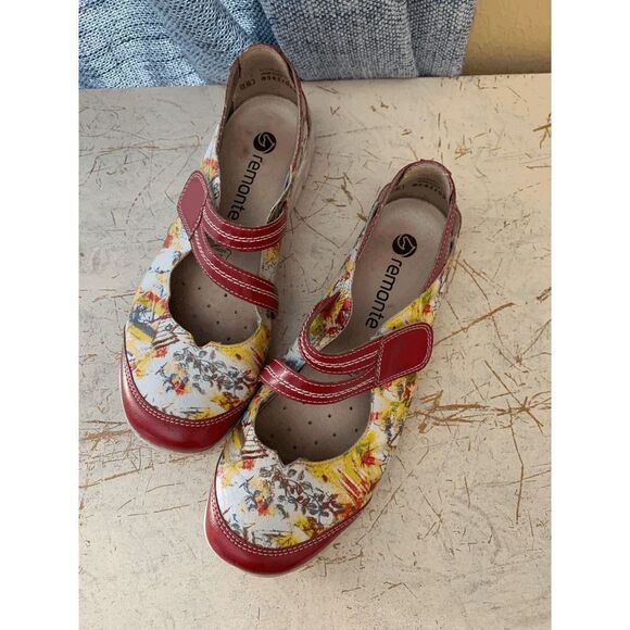 Remonte Floral Mary Jane Shoe - Picture 1 of 10